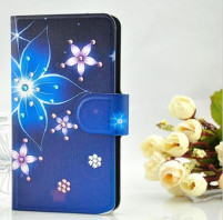 Кожен калъф тефтер с 3D камъни и клипс за HTC Desire 500 сини цветя